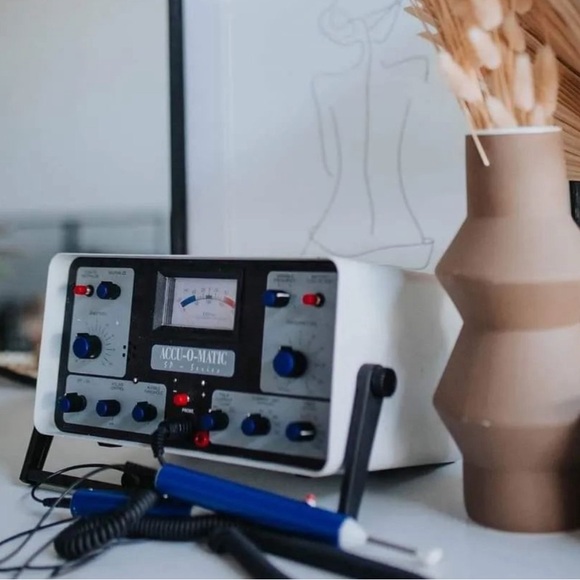 Microcurrent & Meridian Balancing Machine - Picture 3 of 6